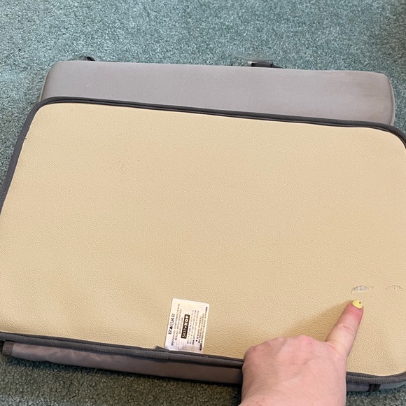 ☃️ 3/$15 Skip Hop All In One Kneeler & Elbow Saver - Picture 6 of 9